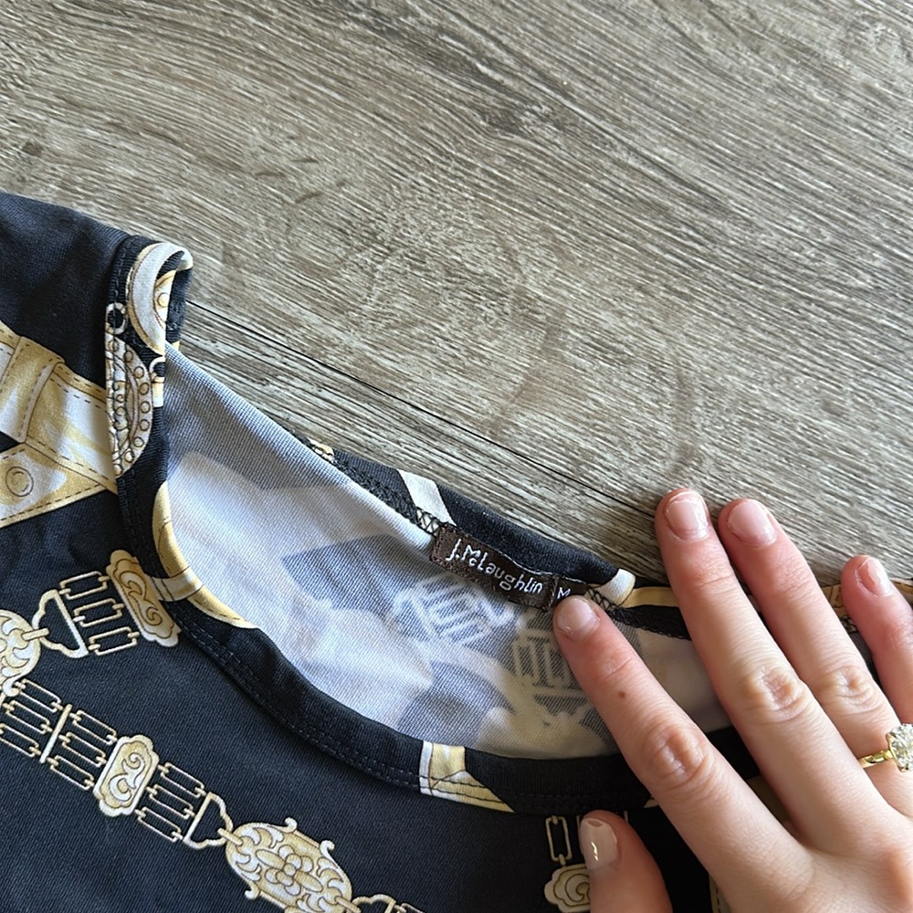 J Mclaughlin Top Size Medium - image 3